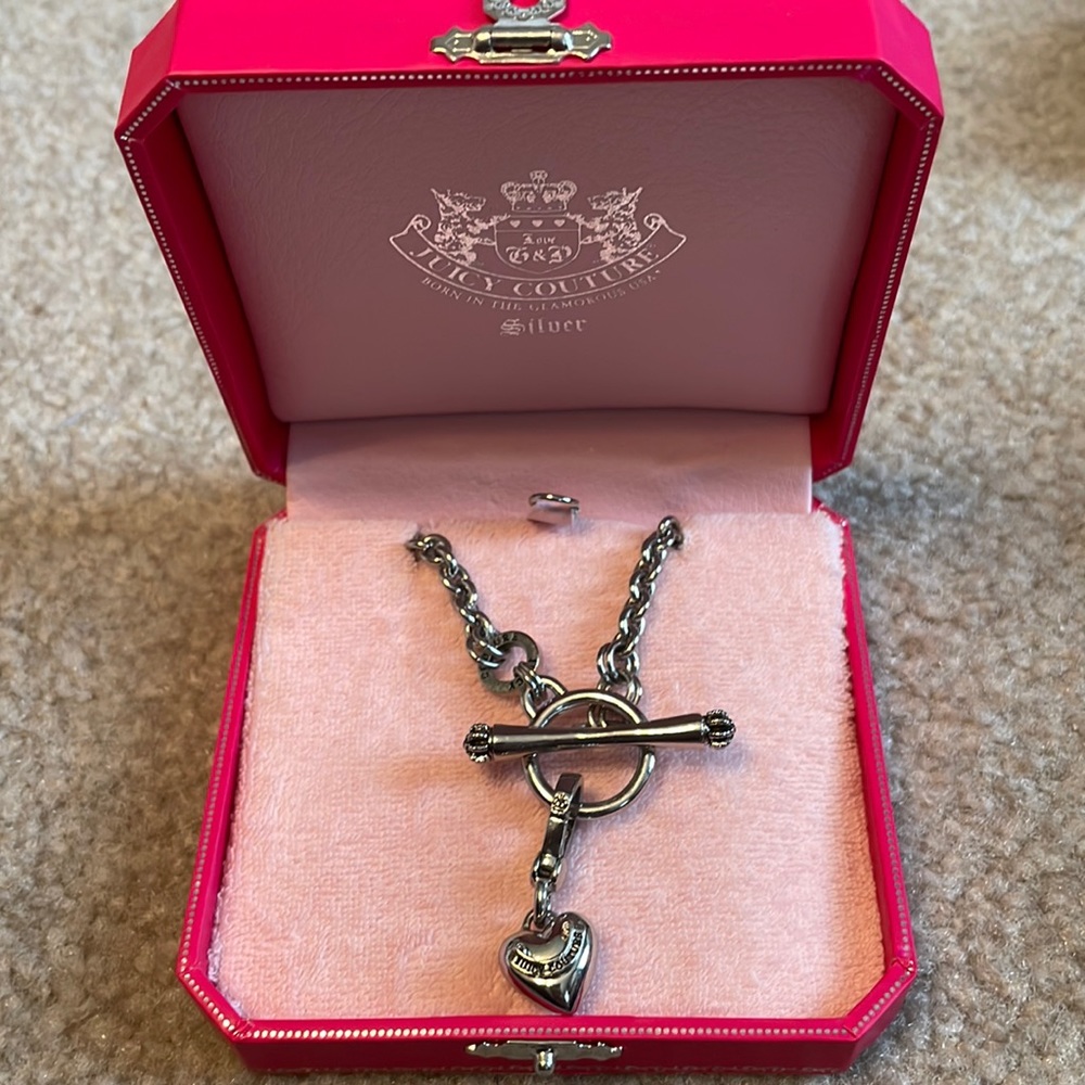 Juicy couture sterling silver toggle heart necklace